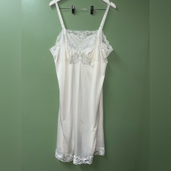 Vintage Shadowline Nightie Slip Lace Lingerie White Size 46 misses Made in USA - Picture 1 of 7